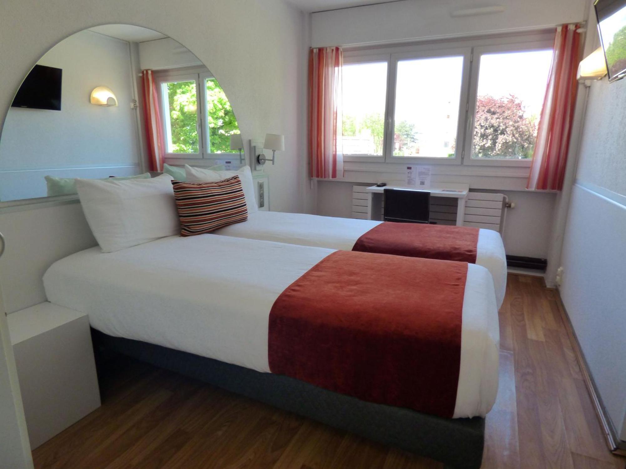 Cit'Hotel Escatel Macon Bagian luar foto