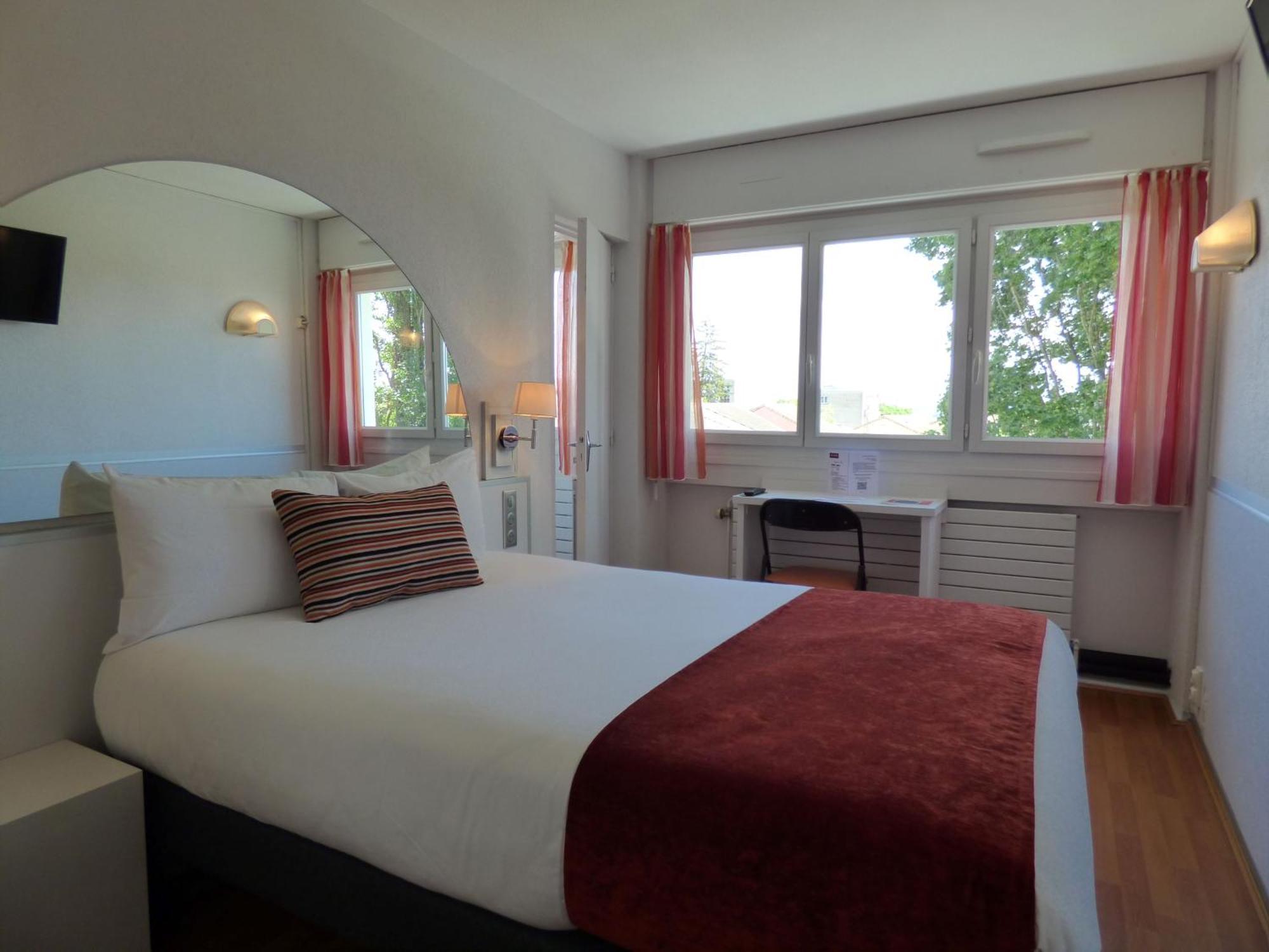 Cit'Hotel Escatel Macon Bagian luar foto