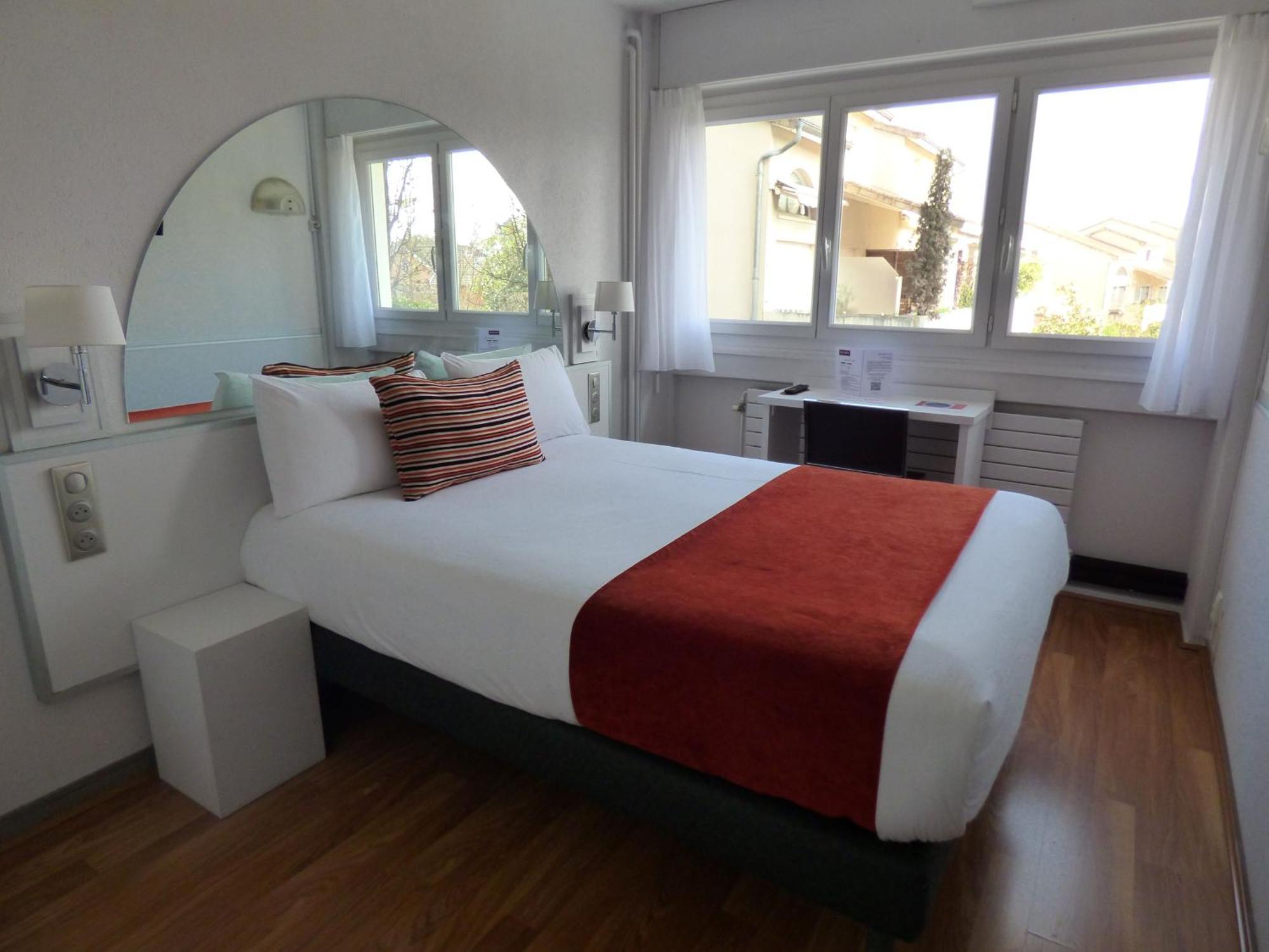 Cit'Hotel Escatel Macon Bagian luar foto