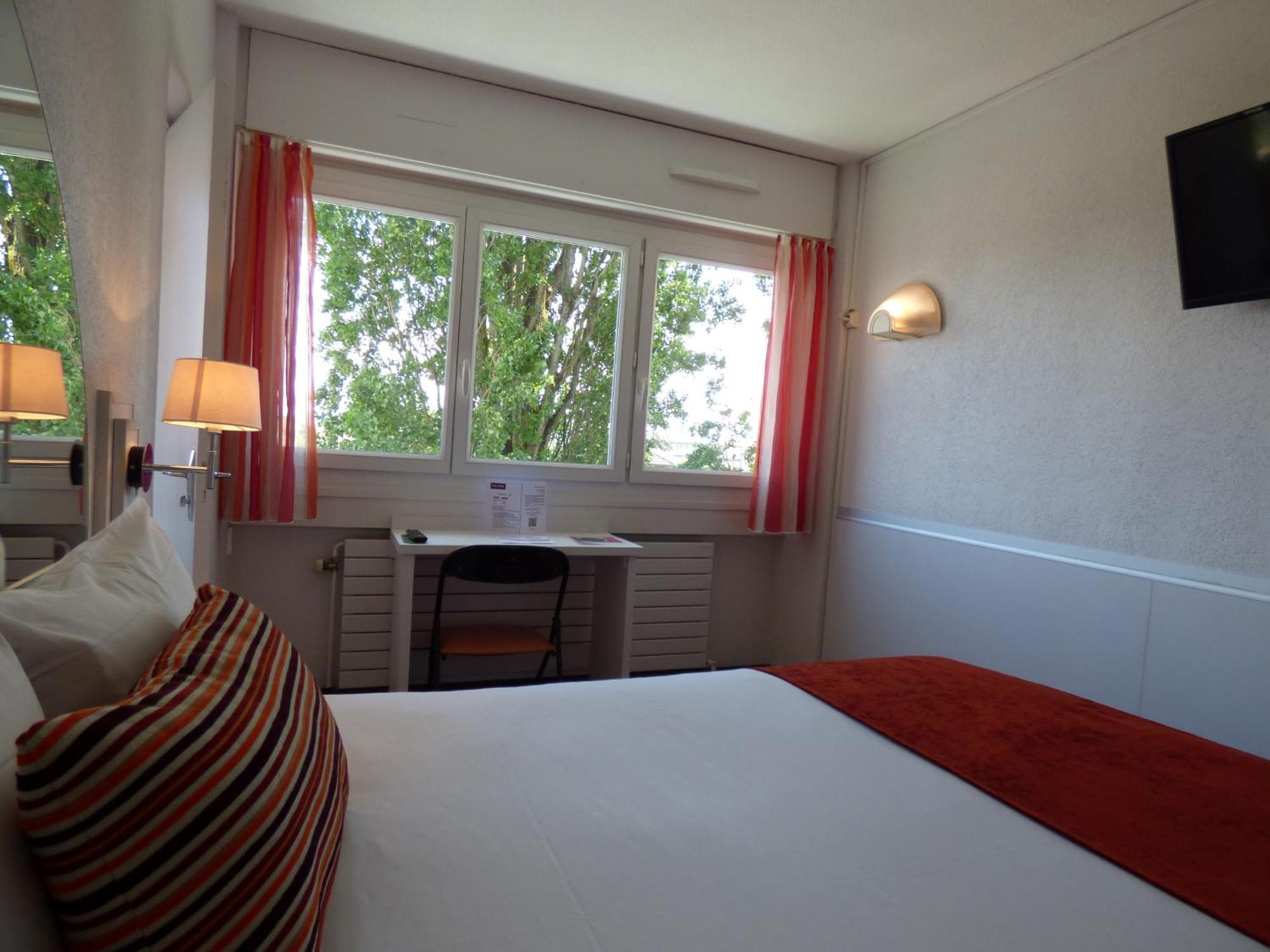 Cit'Hotel Escatel Macon Bagian luar foto