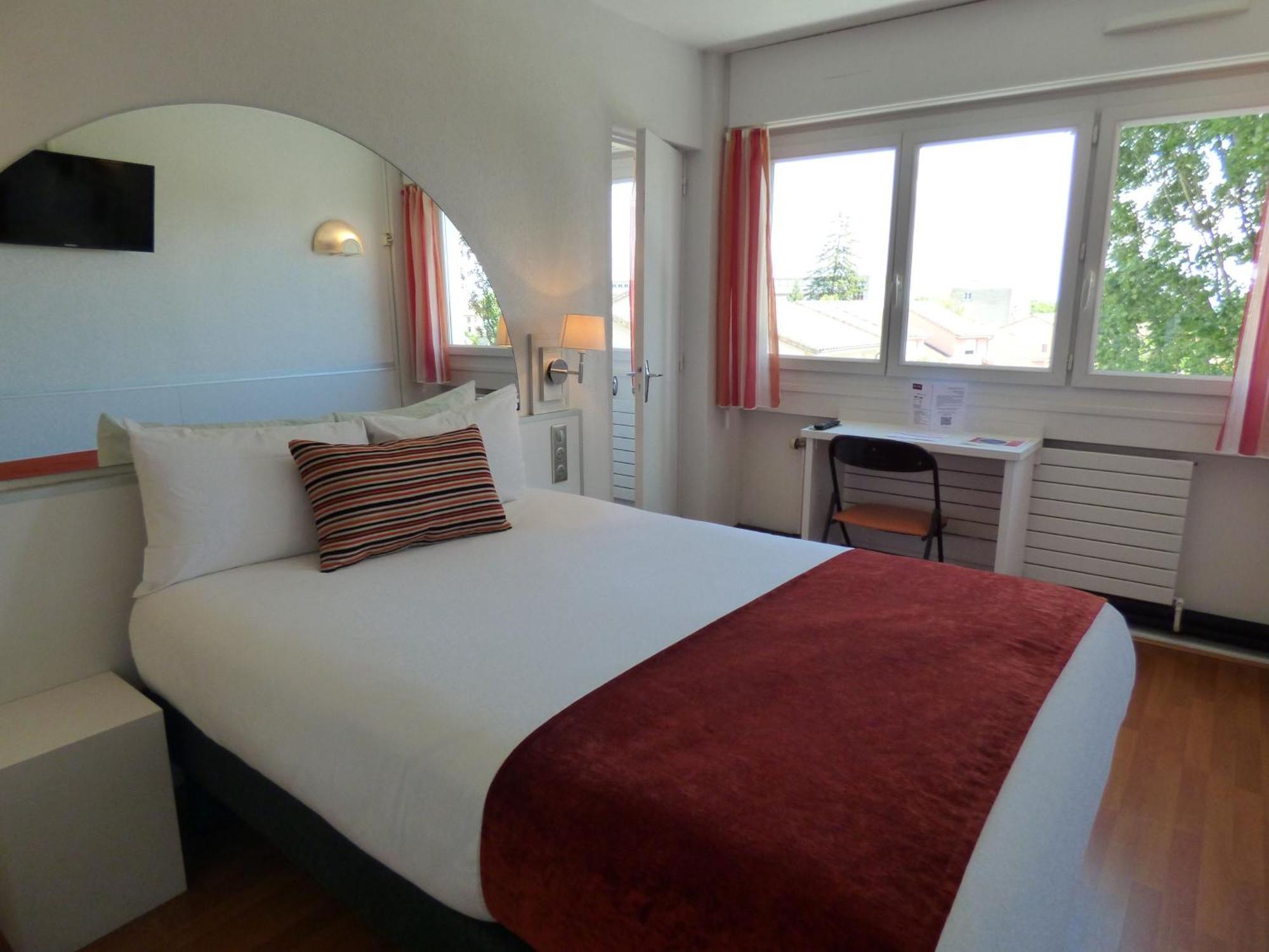 Cit'Hotel Escatel Macon Bagian luar foto