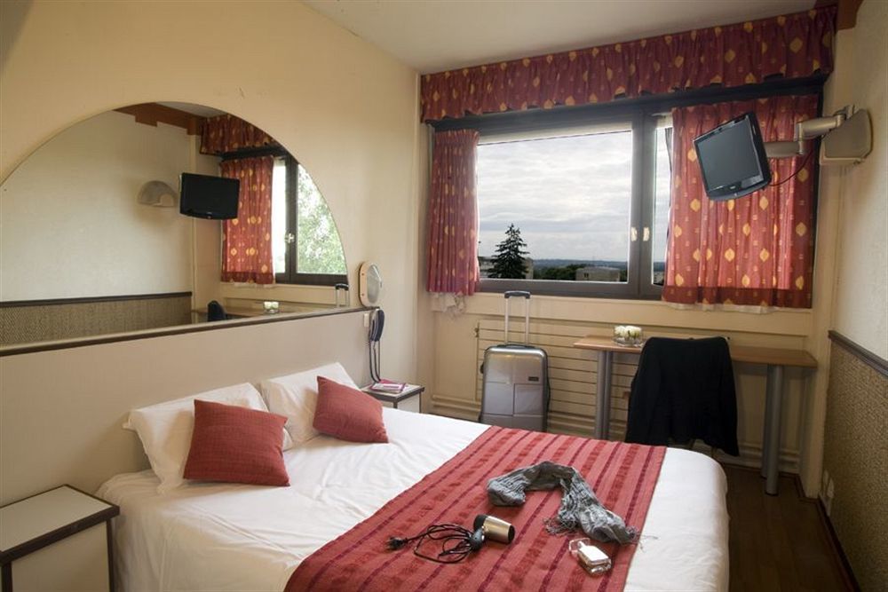 Cit'Hotel Escatel Macon Bagian luar foto