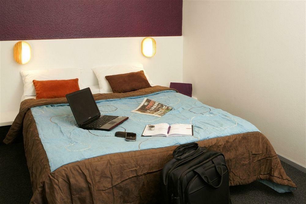 Cit'Hotel Escatel Macon Bagian luar foto